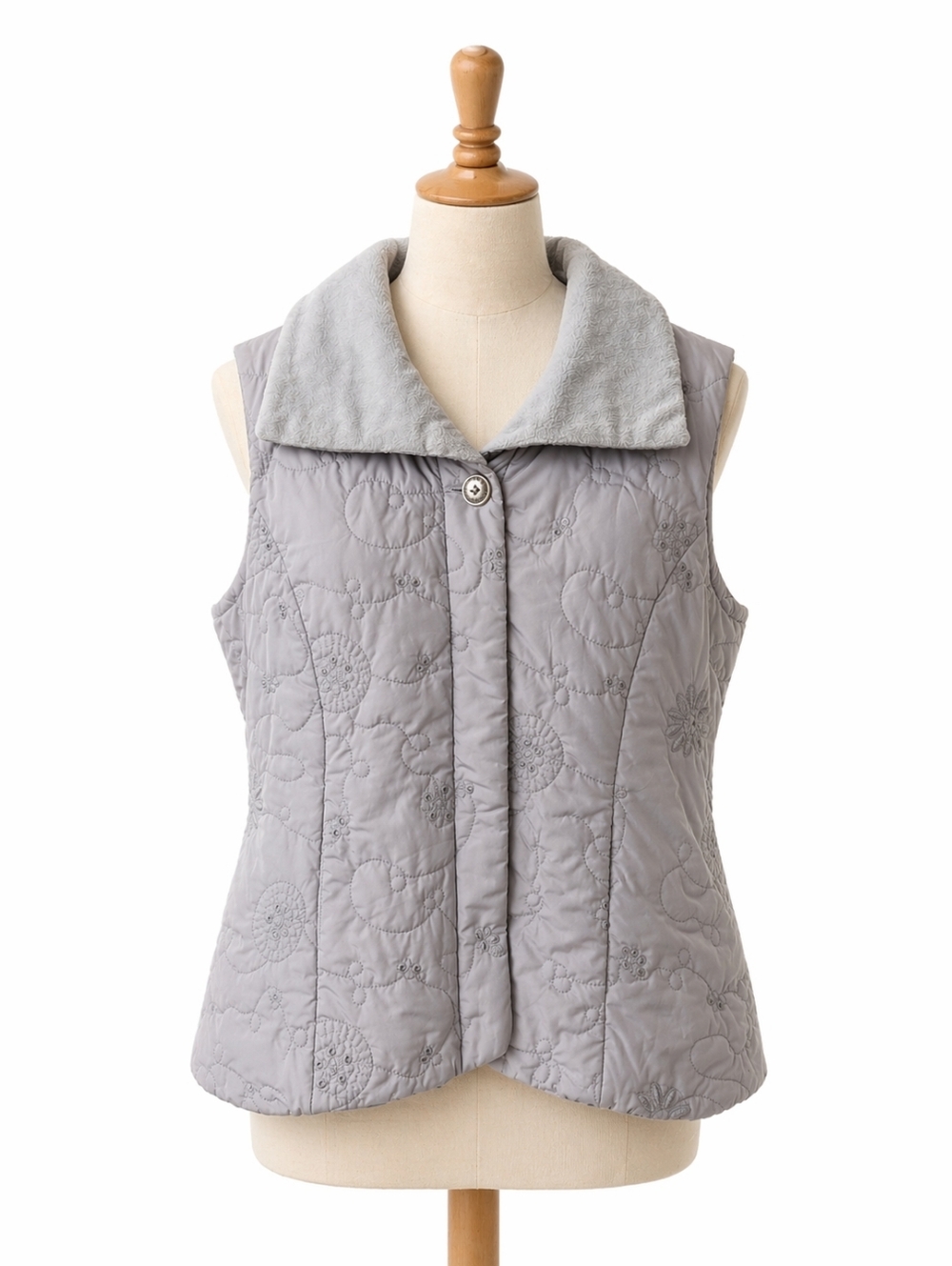 Sag Harbor Gray Quilted Vest w/ Sequin Detail Women’s Large Sequin Embroidered F